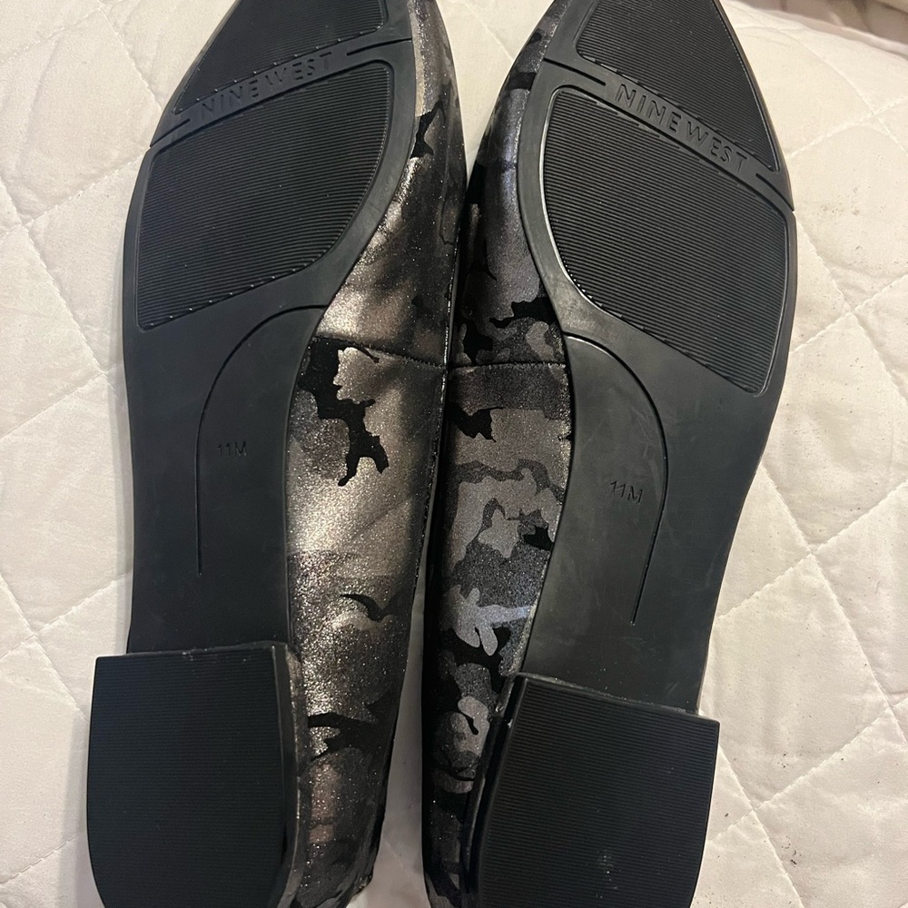 Nine West camo print flat size 11--never worn.